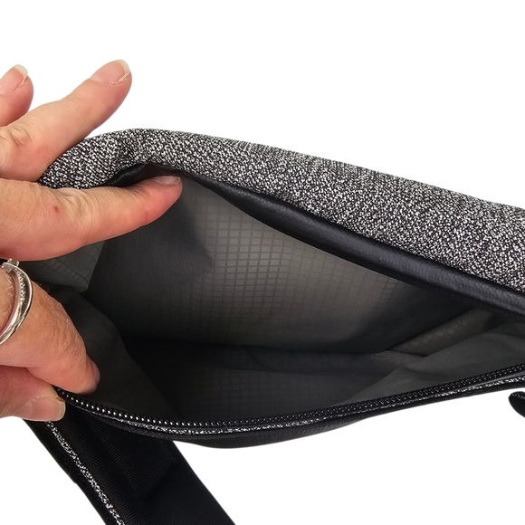 ALPAKA Air Sling Bag for Passport, Keys & Essentials - Picture 10 of 13